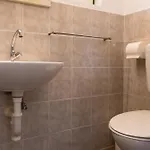 Robinzonska Kuca Mir Podvrske בית נופש