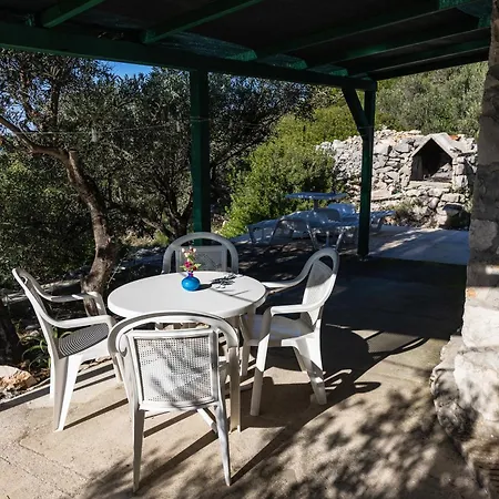 Robinzonska Kuca Mir Podvrske Holiday home Murter
