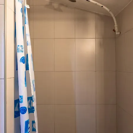Сasa de vacaciones Robinzonska Kuca Mir Podvrske