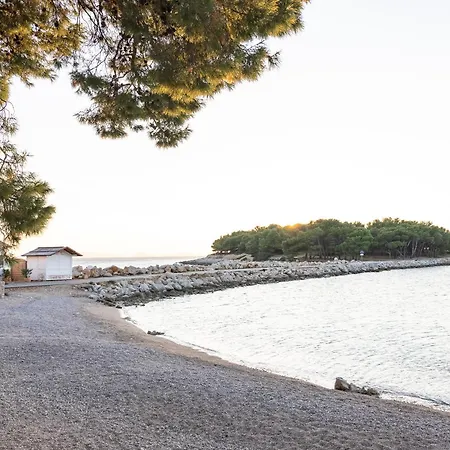 Robinzonska Kuca Mir Podvrske Murter