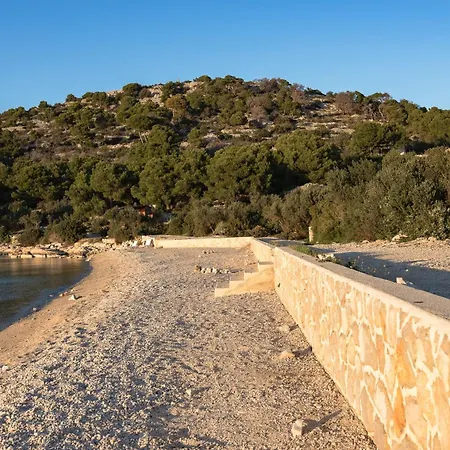 בית נופש Robinzonska Kuca Mir Podvrske *