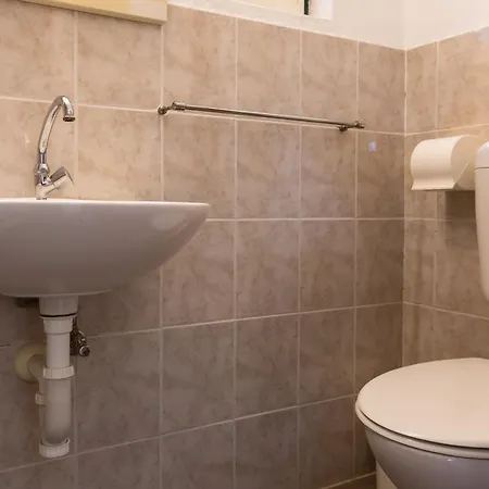 Robinzonska Kuca Mir Podvrske Сasa de vacaciones