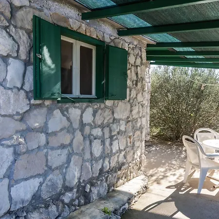 Robinzonska Kuca Mir Podvrske Holiday home Murter