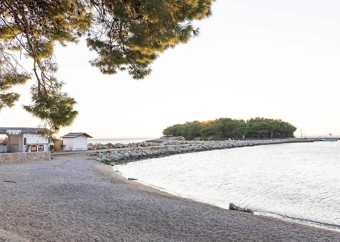 Robinzonska Kuca Mir Podvrske מורטר