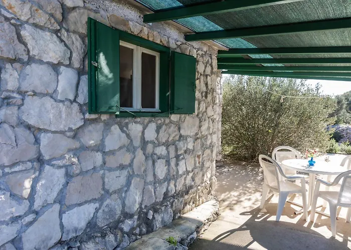 Robinzonska Kuca Mir Podvrske Casa vacanze Murter